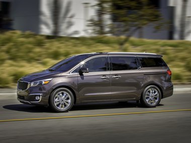 slide image for gallery: 15472 | Kia Sedona