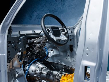 slide image for gallery: 24993 | Land Rover Defender