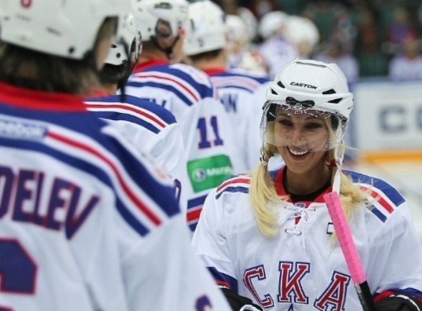 Лера Кудрявцева увлеклась хоккеем