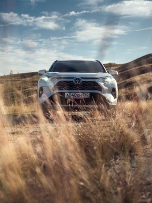 slide image for gallery: 25243 | Toyota Rav4