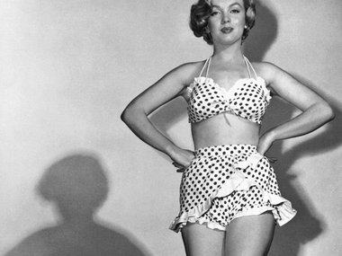 Slide image for gallery: 15971 | Мэрилин Монро в костюме к фильму "Любовное гнездышко", 1951 г. | Фото: legion-media.ru