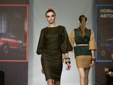 Slide image for gallery: 3349 | Комментарий lady.mail.ru: Платья от Miranovich делают образ еще более женственным