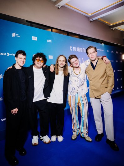 Актеры сериала «ВИА "Васильки"», фото: онлайн-кинотеатр Wink.ru Актеры сериала «ВИА "Васильки"», фото: онлайн-кинотеатр Wink.ru