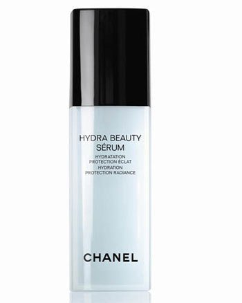 Увлажняющая сыворотка с антиоксидантами Hydra Beauty Serum, Chanel, 4049 руб.