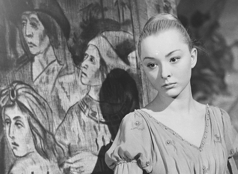 «Гамлет», в котором Анастасия исполнила роль Офелии, стал лучшим фильмом по опросу журнала «Советский экран» в 1965 году