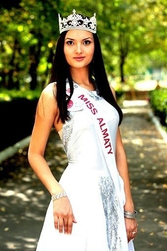 «Мисс Алматы 2010» Салтанат Бекжигитова