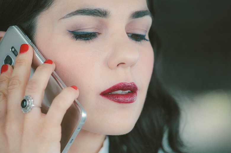 Кремовая матовая помада Rouge L’Extrait, M69 Orguel, Guerlain.
Кремовая матовая помада Rouge L’Extrait, M69 Orguel, Guerlain.