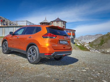 slide image for gallery: 25387 | Nissan X-Trail