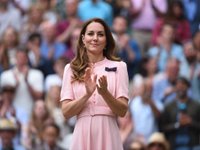Content image for: 522627 | Кейт Миддлтон посетила финал Уимблдона в нежно-розовом платье