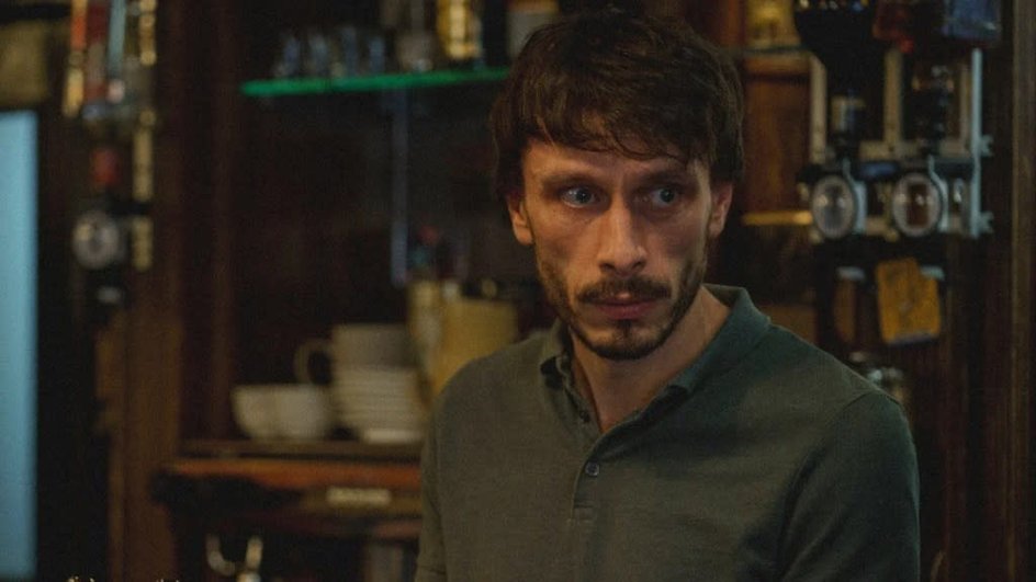 Ричард Гэдд в сериале «Олененок» Ричард Гэдд в сериале «Олененок»