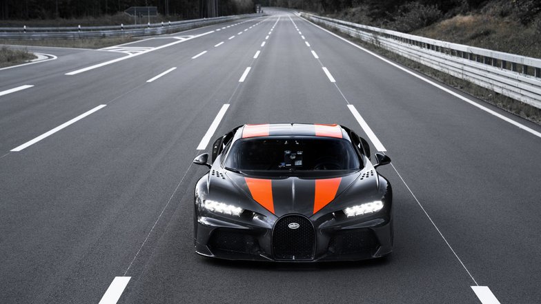 slide image for gallery: 24950 | Bugatti Chiron