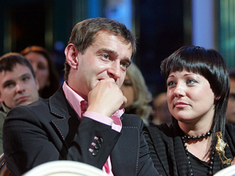 Константин и Настя Хабенские на церемонии вручения кинопремии «Золотой овен», январь 2006 года
