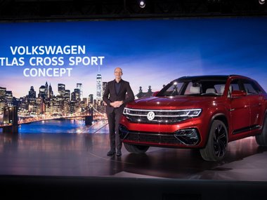 slide image for gallery: 23577 | Volkswagen Atlas Cross Sport