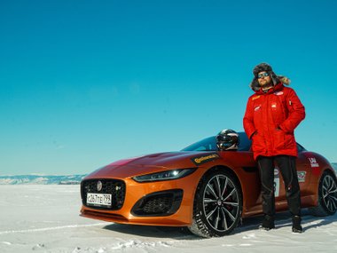 slide image for gallery: 27620 | Jaguar установил рекорд скорости на льду Байкала