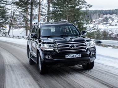slide image for gallery: 18961 | Land Cruiser 200