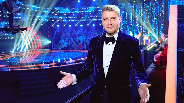 Кадр из телешоу «Ну-ка, все вместе! Битва сезонов» (1 сезон) Кадр из телешоу «Ну-ка, все вместе! Битва сезонов» (1 сезон)