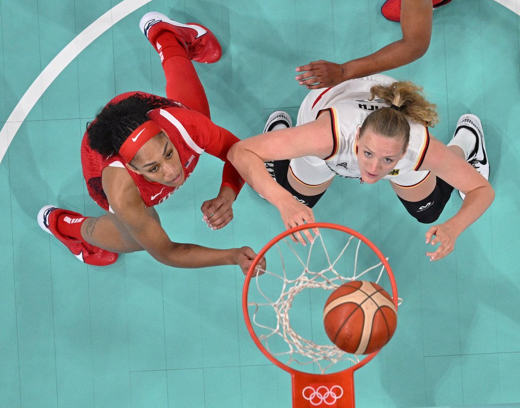 Женская сборная США крупно победила команду Германии в матче 3-го тура Олимпиады-2024