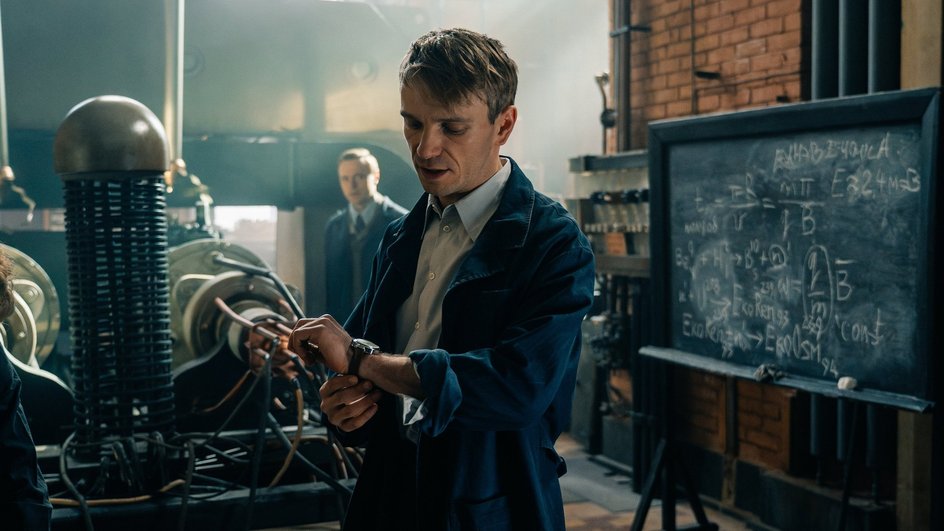 Илья Малаков в сериале «Атом» Илья Малаков в сериале «Атом»