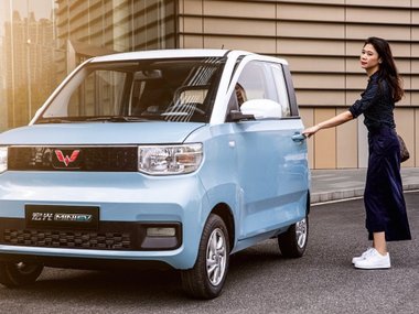 slide image for gallery: 26050 | Hong Guang Mini EV