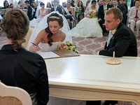Content image for: 480992 | В Алматы влюбленные могли пожениться на сутки