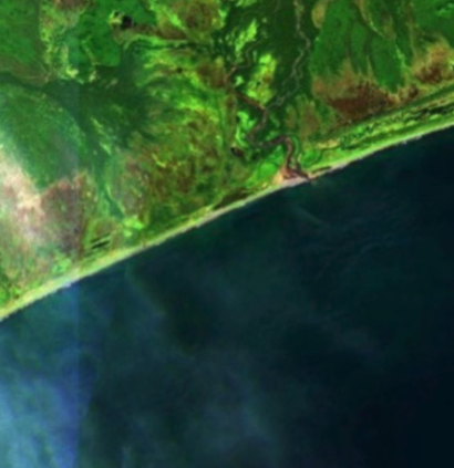 Снимок побережья Камчатки 1 сентября (слева) и 9 сентября (справа). Фото: ionovmaxim / Instagram