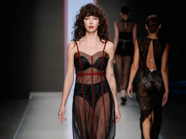 Anro by alena cojocaru (источник фото: moscowfashion.ru) Anro by alena cojocaru (источник фото: moscowfashion.ru)
