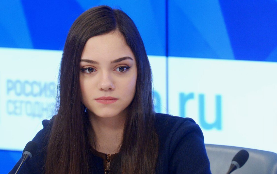 Евгения Медведева: «Дедушка Валиевой жив и здоров, прошу прощения у Камилы и ее семьи. Хочу извиниться за дезинформацию»