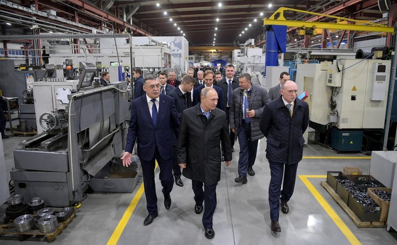 Президент посетил Челябинский компрессорный завод / kremlin.ru