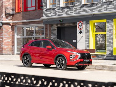 slide image for gallery: 27930 | Mitsubishi Eclipse Cross