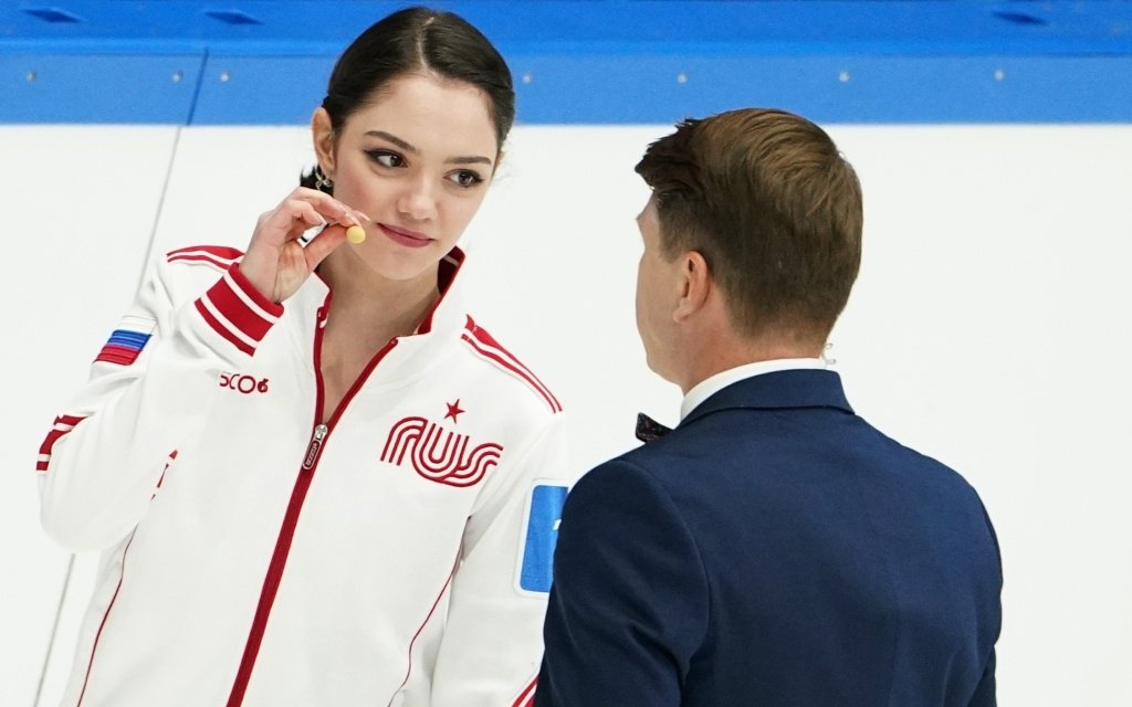 Евгения Медведева отказалась ехать на Олимпиаду в Токио. Она посол сборной России
