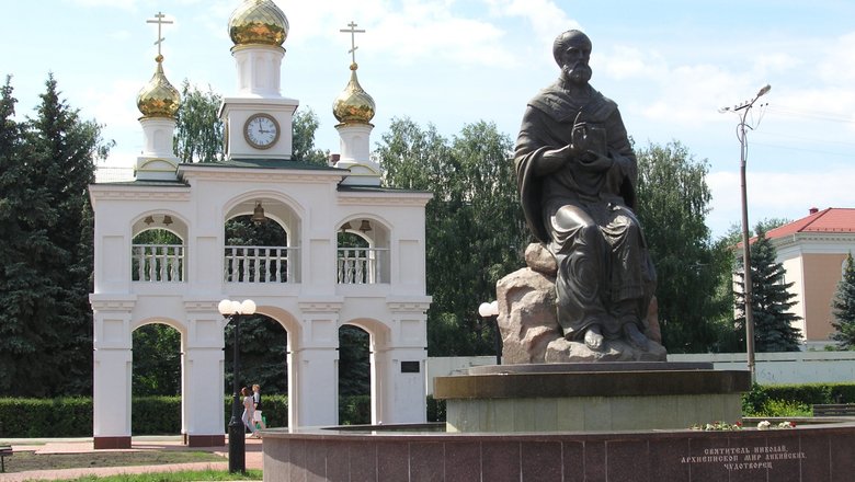 Мемориальный комплекс в честь строителей города Тольятти.