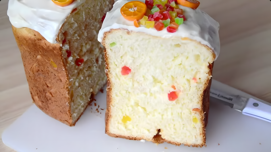 Куличи с цукатами и коньяком в разрезе