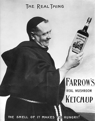 Реклама грибного кетчупа. Издалека бутылку кетчупа можно принять за бутылку виски