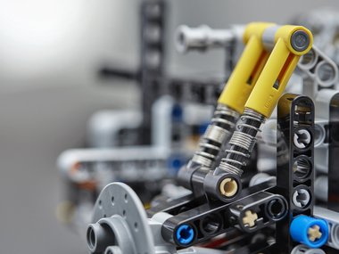 slide image for gallery: 23646 | Bugatti Chiron в масштабе 1:8