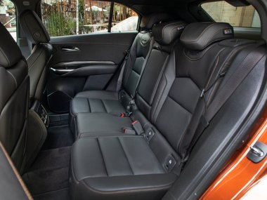 slide image for gallery: 27118 | Cadillac XT4
