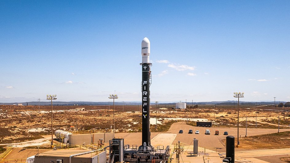 Ракета Alpha на стартовой площадке Ракета Alpha на стартовой площадке