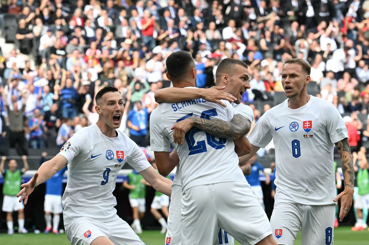 Словакия впервые в своей истории обыграла сборную из топ-3 рейтинга ФИФА