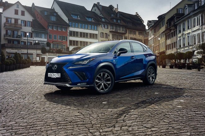 Lexus NX первого поколения