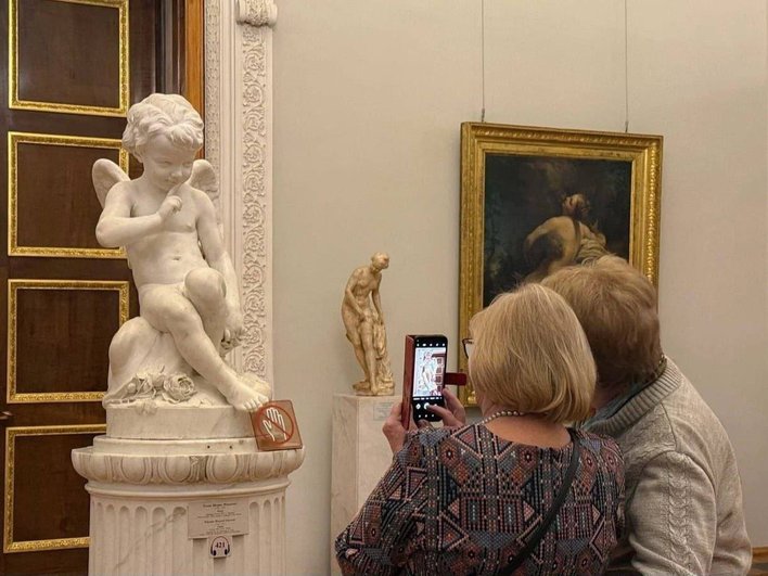 Посетители Эрмитажа, фото: соцсети Эрмитажа
