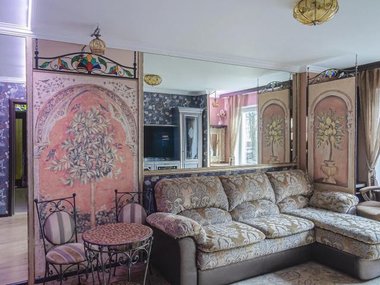Квартира дня: слоновая кость, индийский мрамор, фрески и витражи в Новой Москве Квартира дня: слоновая кость, индийский мрамор, фрески и витражи в Новой Москве
