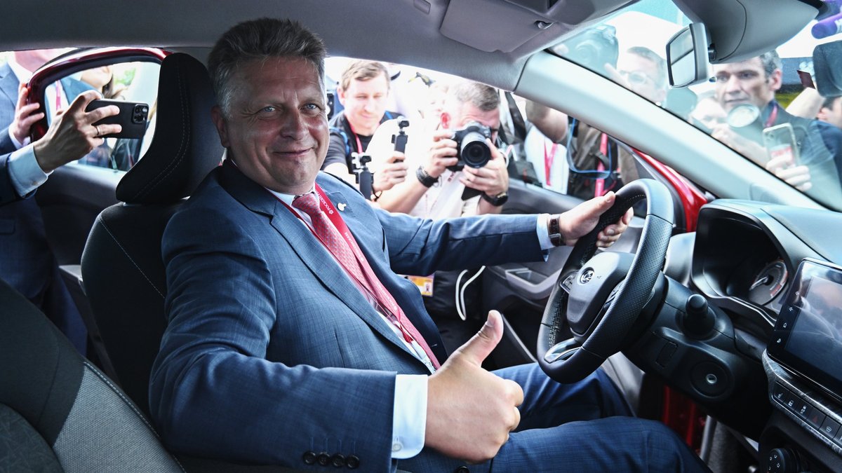 Глава "АвтоВАЗа", несмотря ни на что, считает, что Тольяттинский завод "делает вещи"