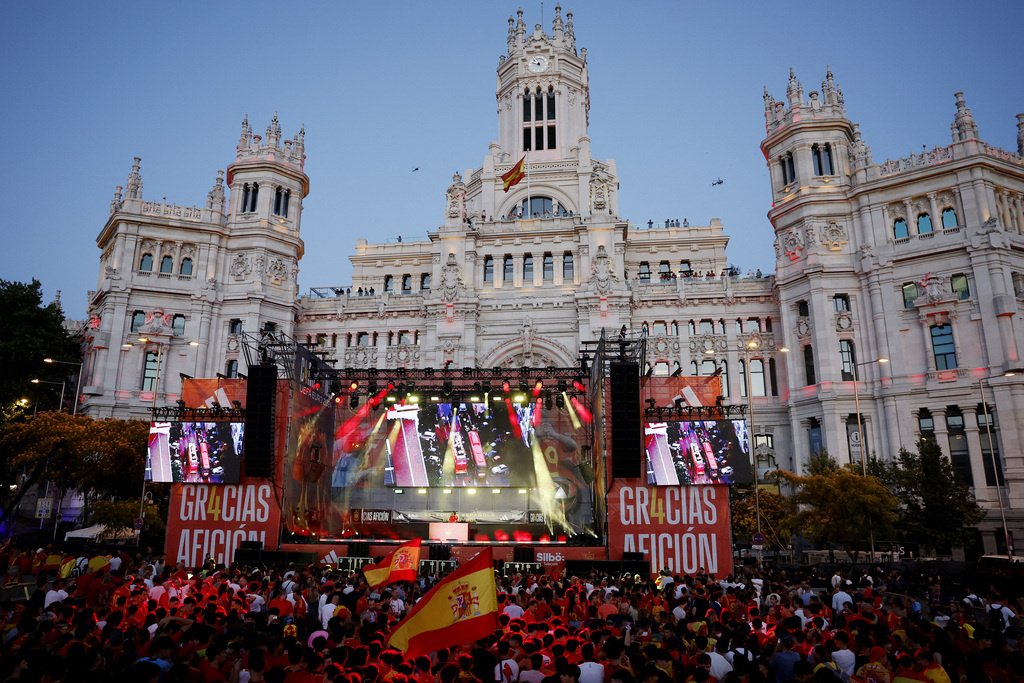 В Мадриде отметили чемпионство Испании на Евро: видео