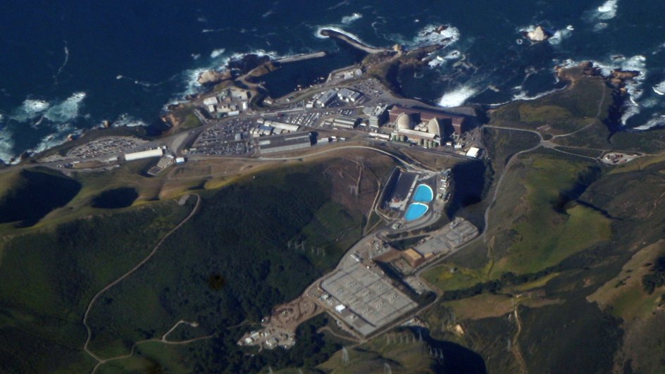 АЭС Diablo Canyon вид сверху АЭС Diablo Canyon вид сверху