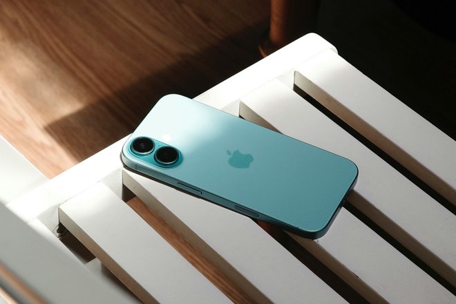 iPhone 16 iPhone 16