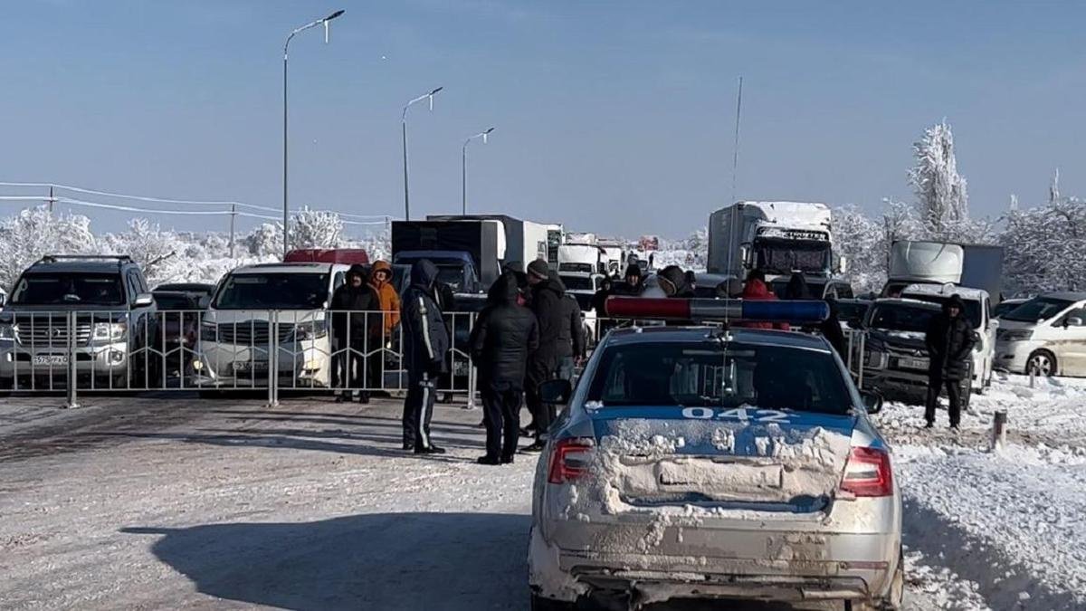 Объявлен специальный план: авто досматривают в Костанайской области в связи  с преступлением - Новости Mail.ru