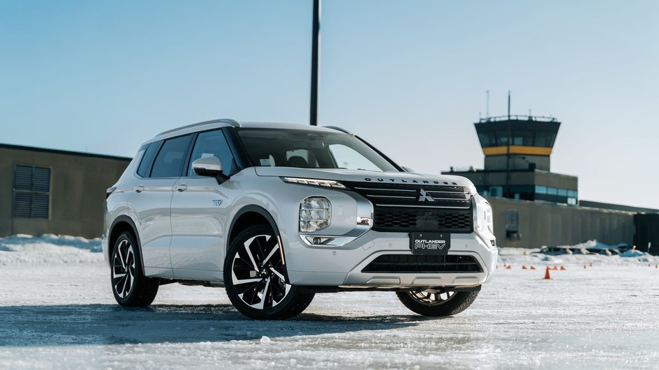 Mitsubishi Outlander PHEV 2025