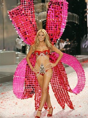 Slide image for gallery: 268 | Victoria’s Secret Fashion Show 2008
