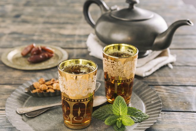 Чай, марокканский чай, чай с мятой