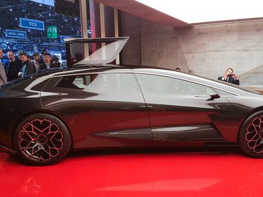 slide image for gallery: 23547 | Aston Martin Lagonda