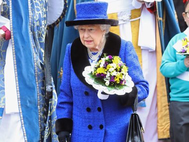 Slide image for gallery: 8411 | Elizabeth II blue